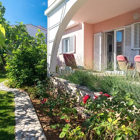 Apartment Lavanda With Beautiful Garden Krk Town Exterior foto